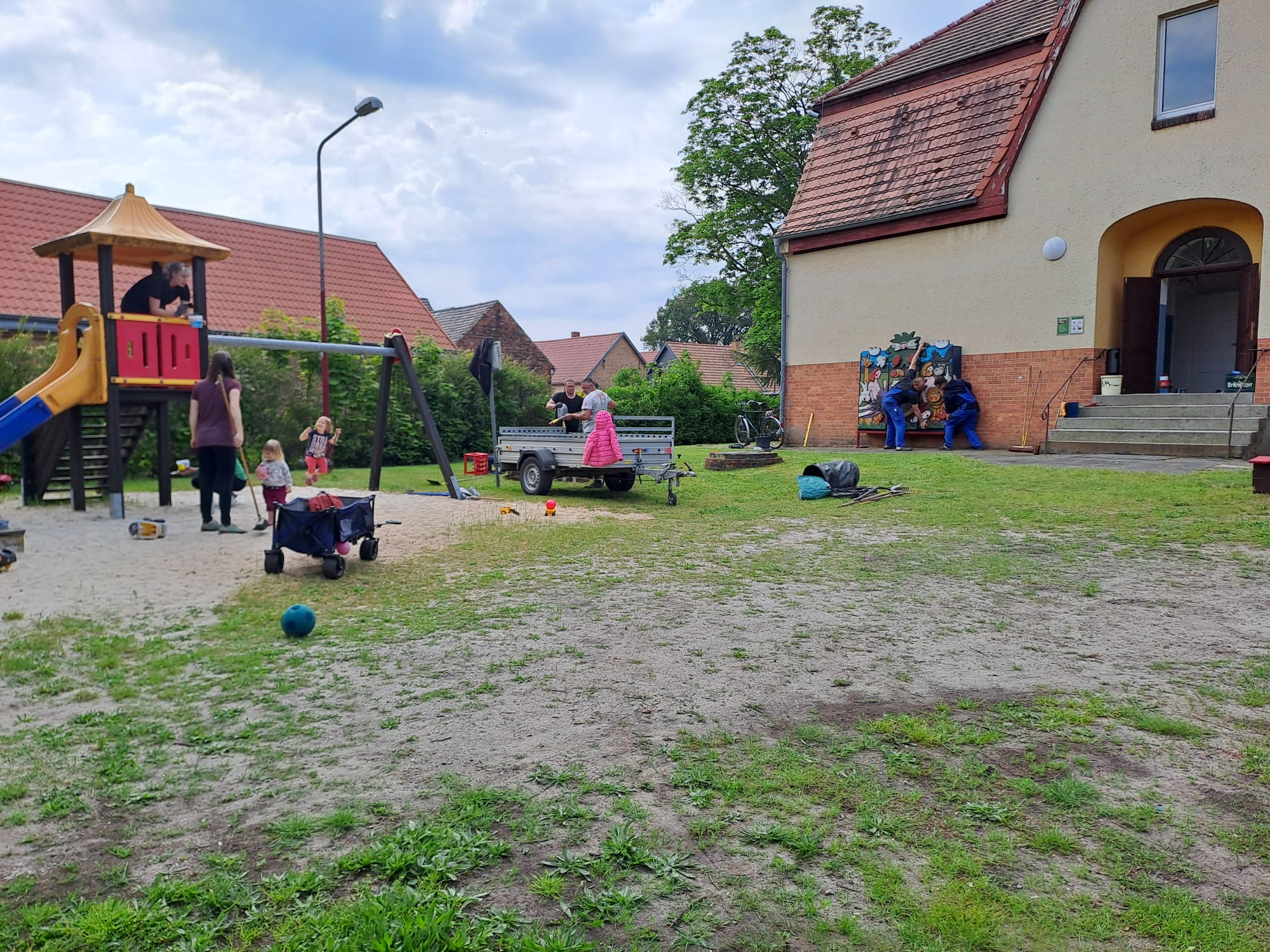 Arbeitseinsatz spielplatz